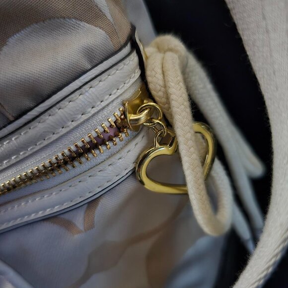 EUC Coach Daisy Poppy Signature C Print Tote - Picture 9 of 13